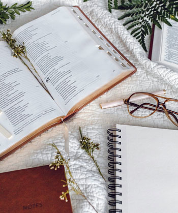 God's Corner for New Bibles, Devotionals, Inspiration