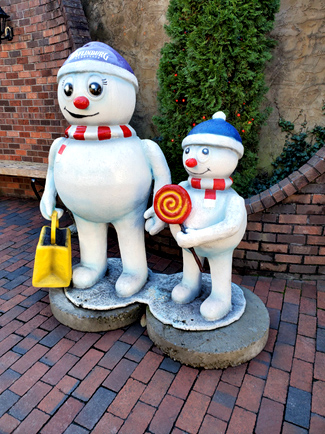 Winter Holiday Decorations at The Village Shops
